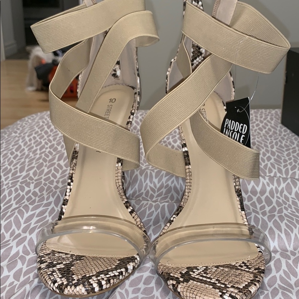 Beige hells